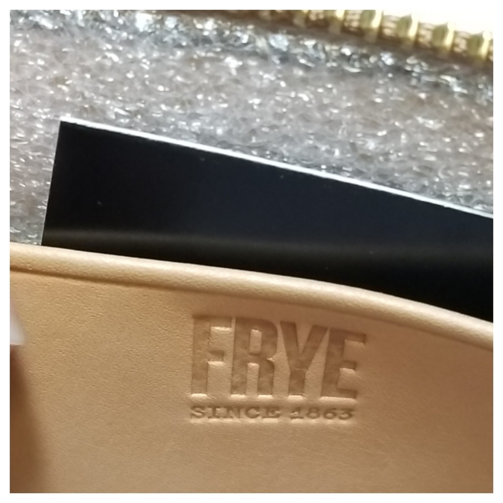 Frye - Ilana Small Zip Wallet - Picture 6 of 8